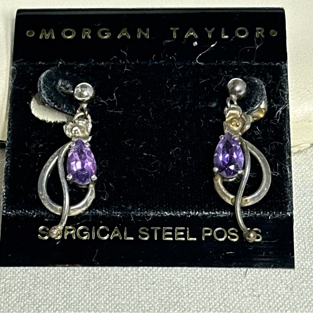 NWT: Vintage Morgan Taylor Earrings
